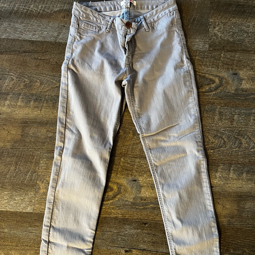 Refuge size 10 skin tight legging. Light gray.